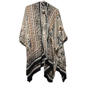 Vince Camuto Black and Cream Floral Kimono